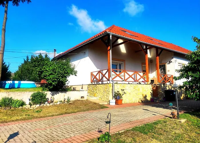 Szandra Vendeghaz * Osku