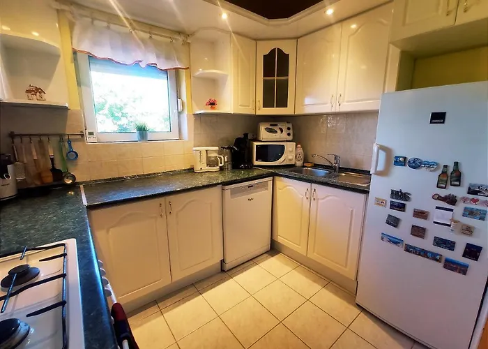 Szandra Vendeghaz Osku